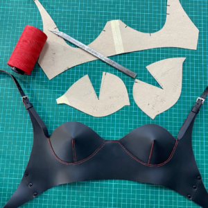 Praca na kursie kaletniczym